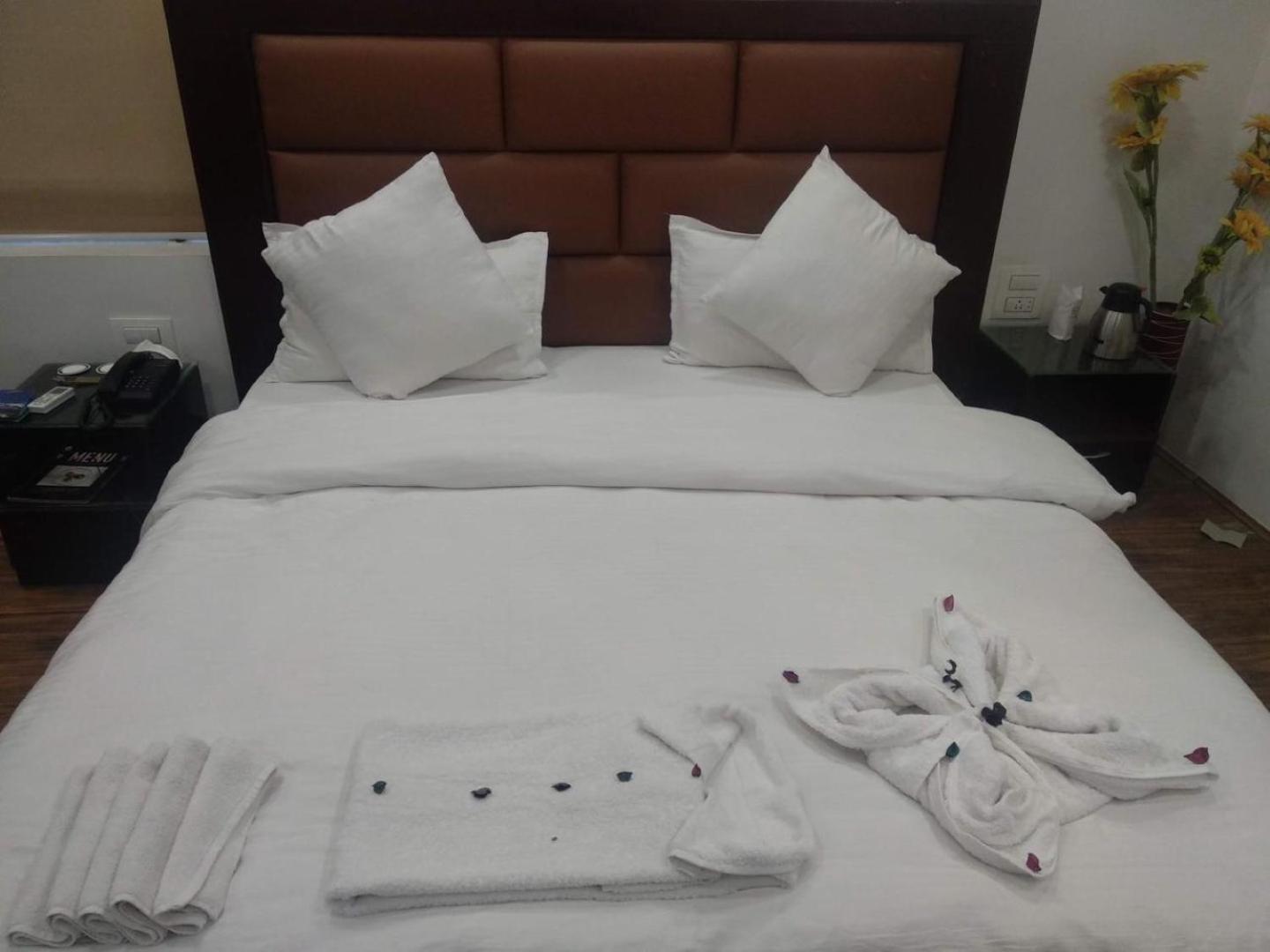 Hotel Bliss , Anantnag ภายนอก รูปภาพ