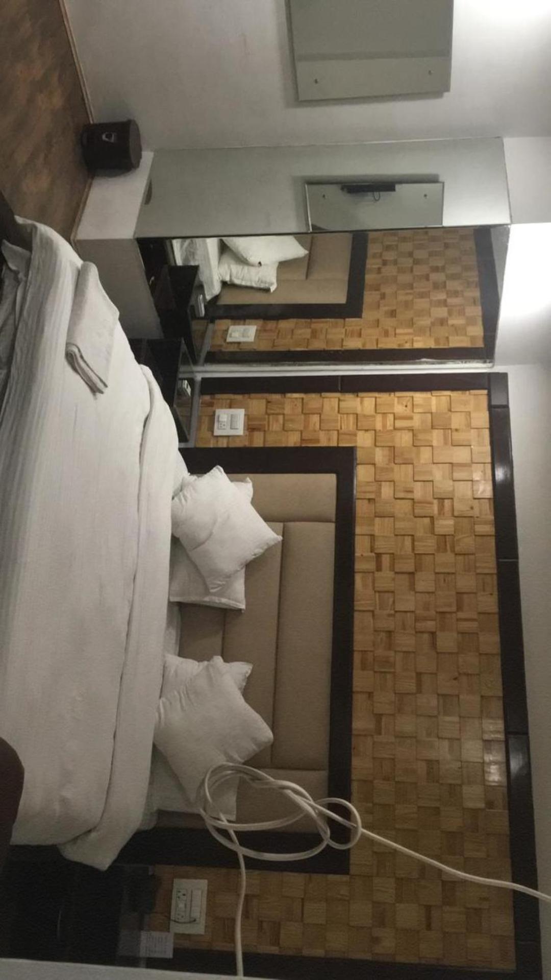 Hotel Bliss , Anantnag ภายนอก รูปภาพ